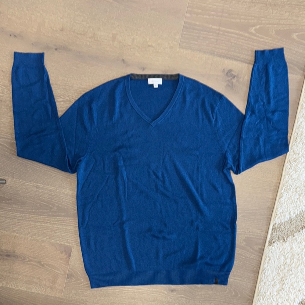 Calvin Klein Blue V-Neck Sweater Classic Knit